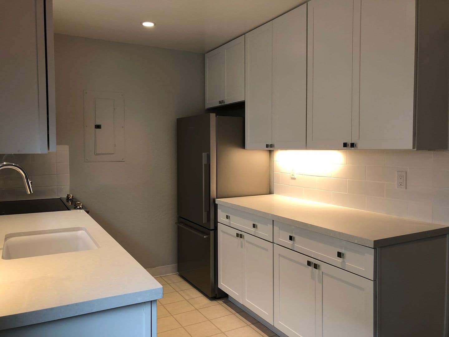 Sunnyvale Apartment: 1674 Hollenbeck Avenue