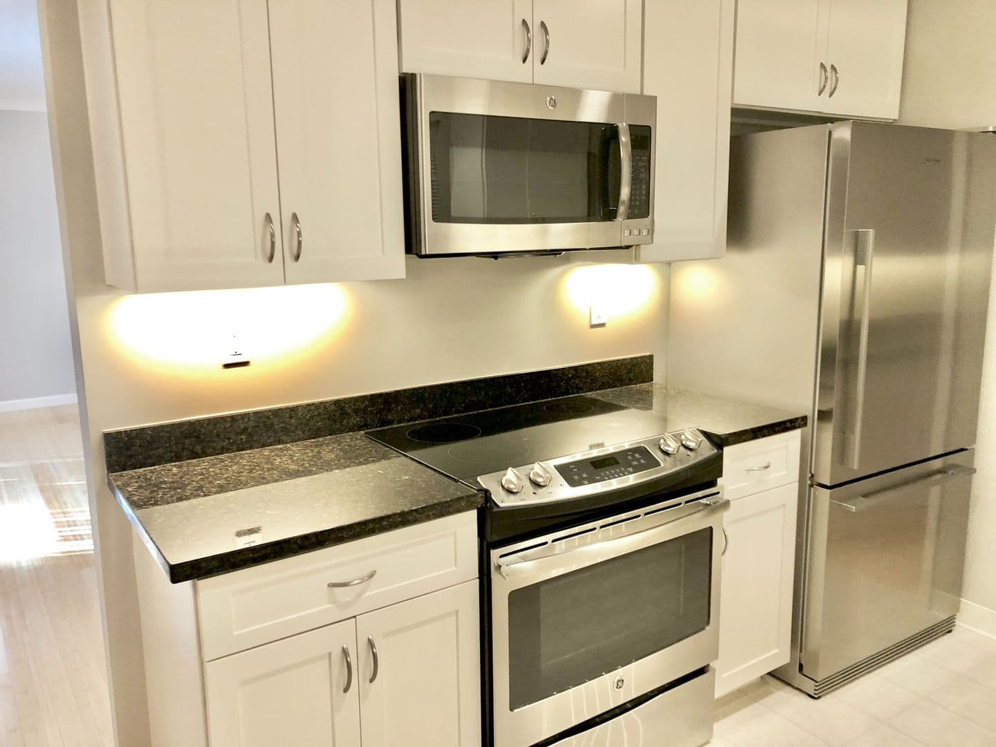 Menlo Park Apartment: 1010 Noel Drive