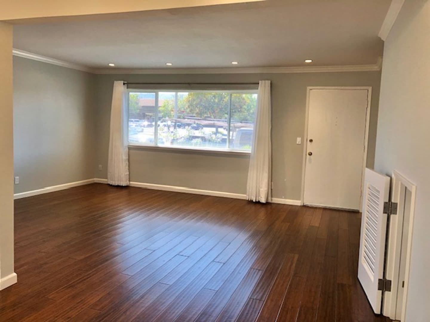 Sunnyvale Apartment: 1674 Hollenbeck Avenue