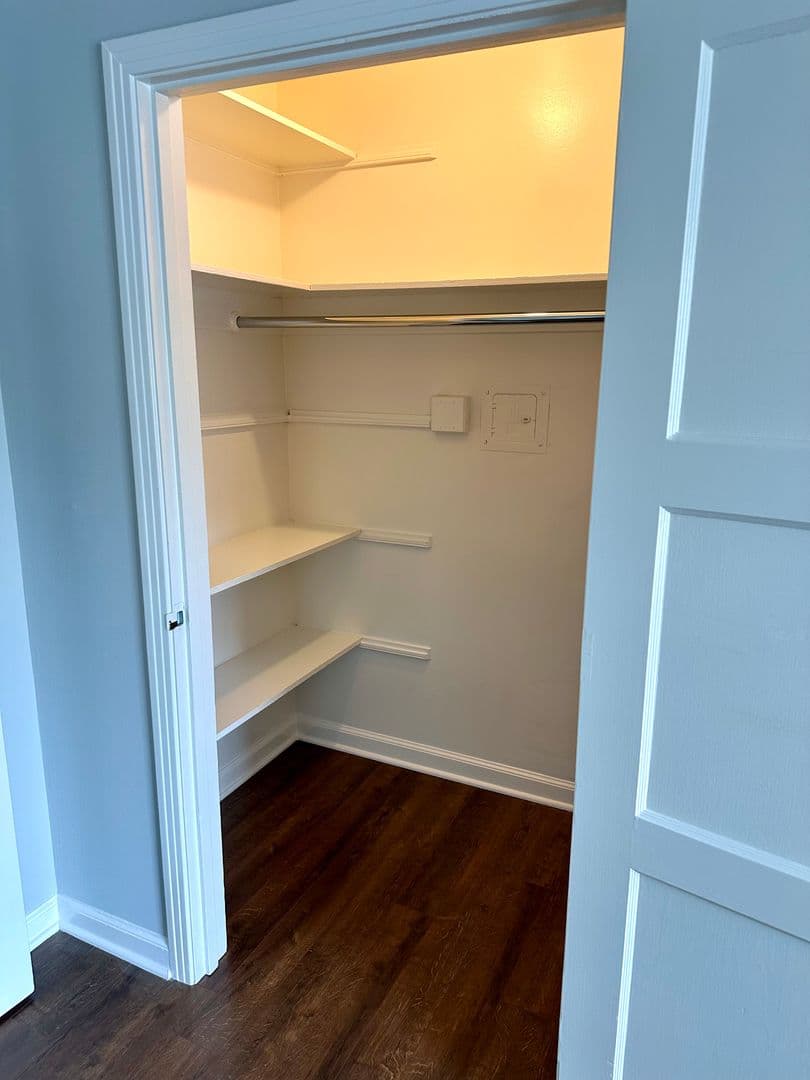 Burlingame Apartment: 1445 Bellevue Avenue