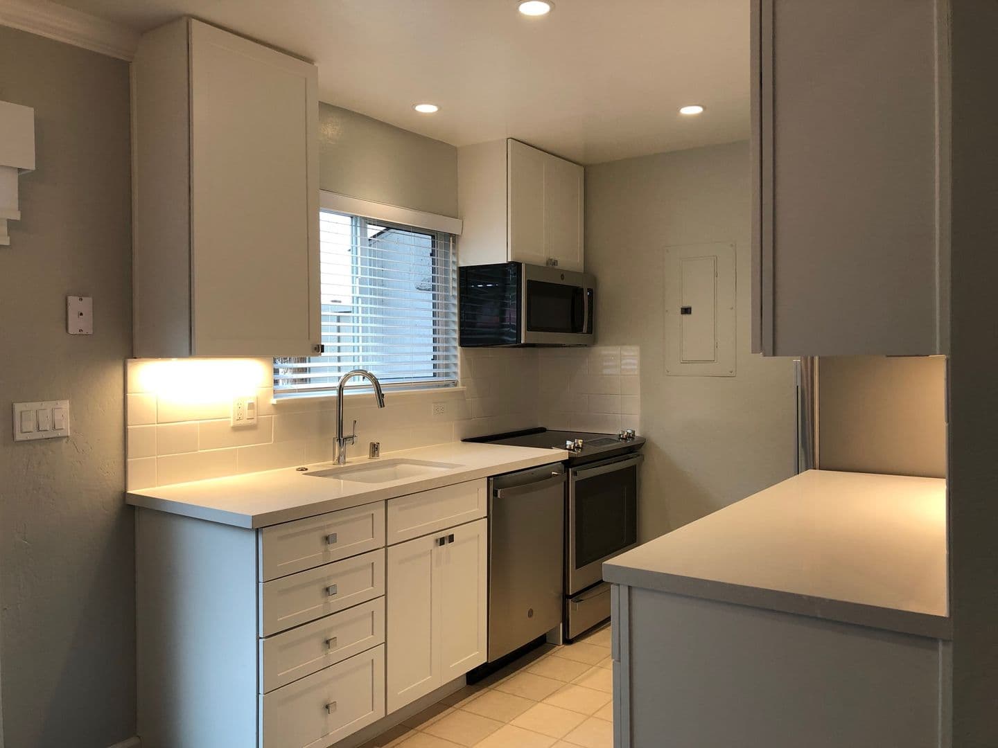 Sunnyvale Apartment: 1674 Hollenbeck Avenue
