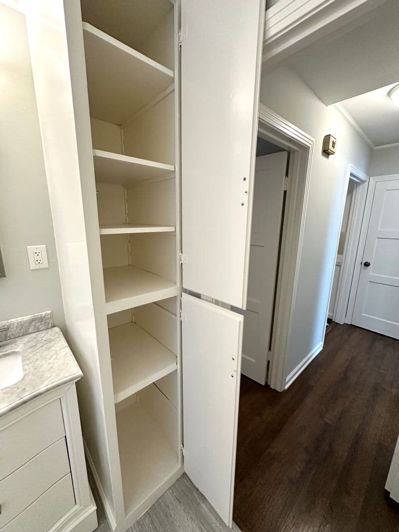 Burlingame Apartment: 1445 Bellevue Avenue