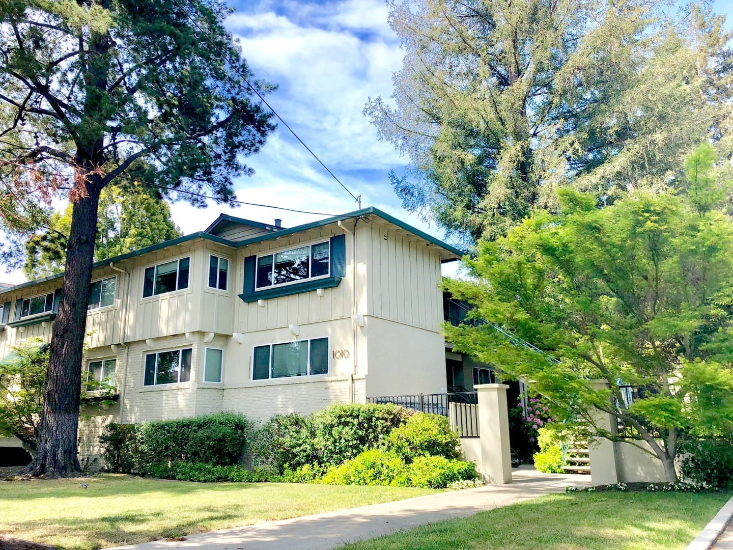Menlo Park Apartment: 1010 Noel Drive