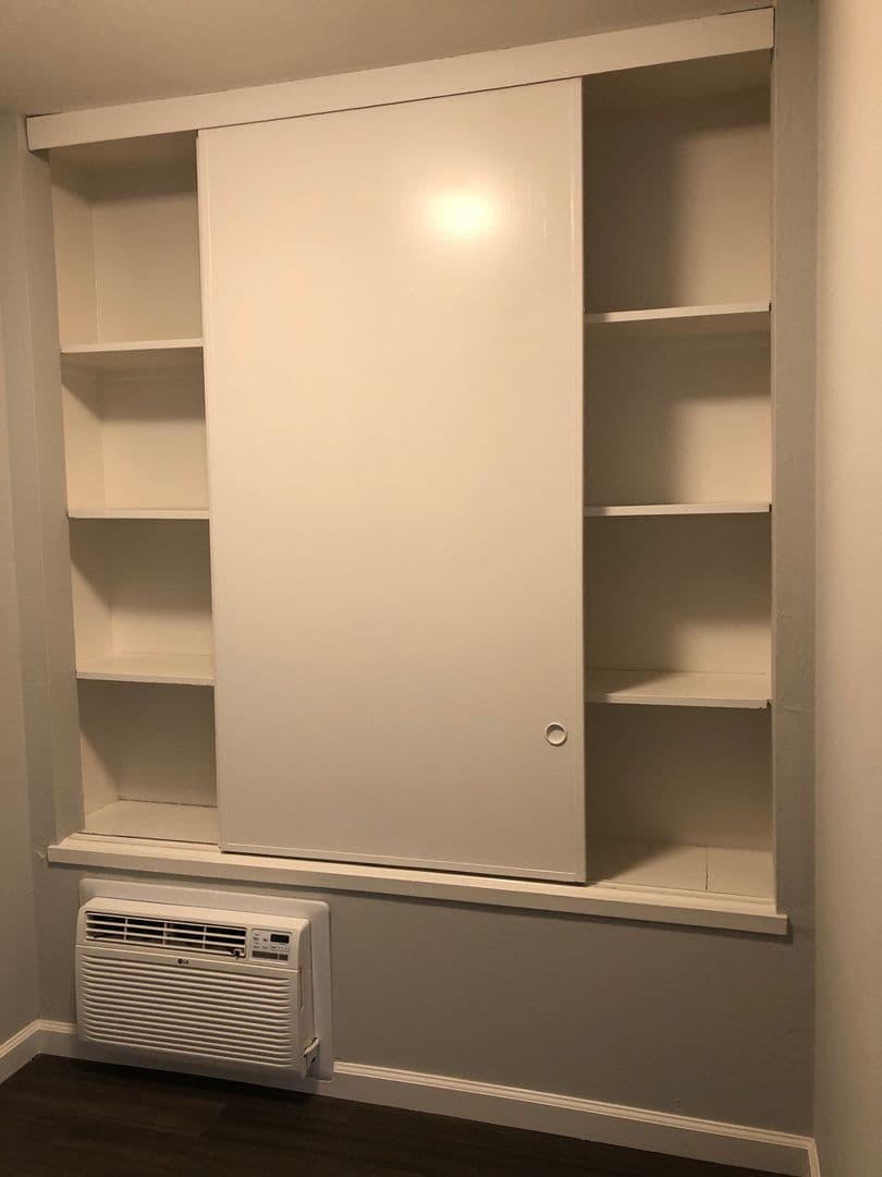 Sunnyvale Apartment: 1674 Hollenbeck Avenue