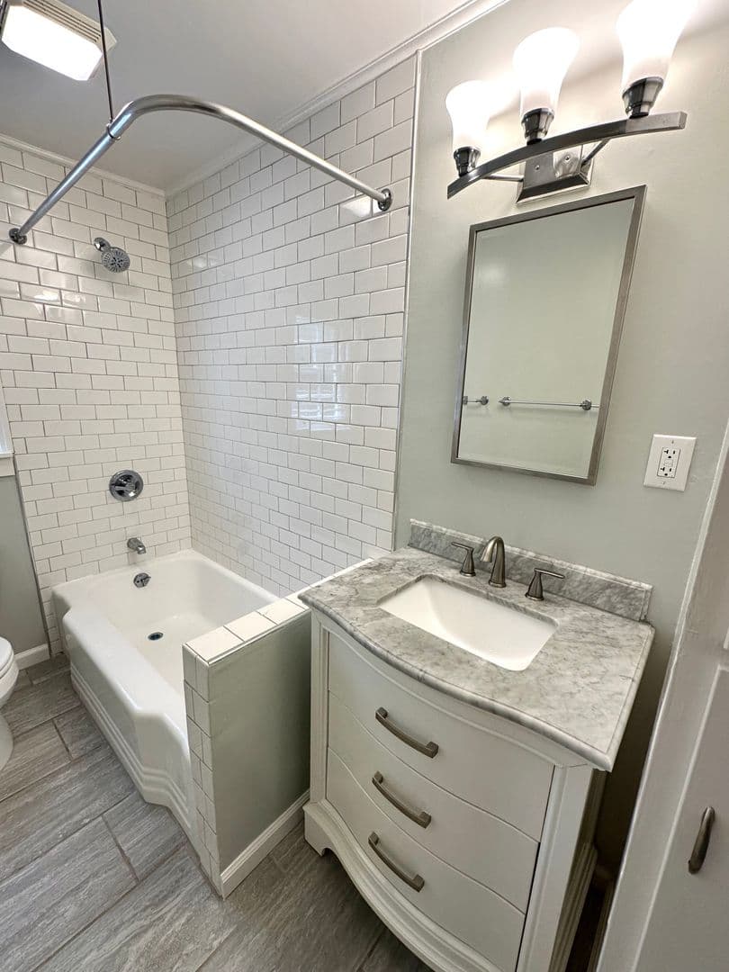 Burlingame Apartment: 1445 Bellevue Avenue