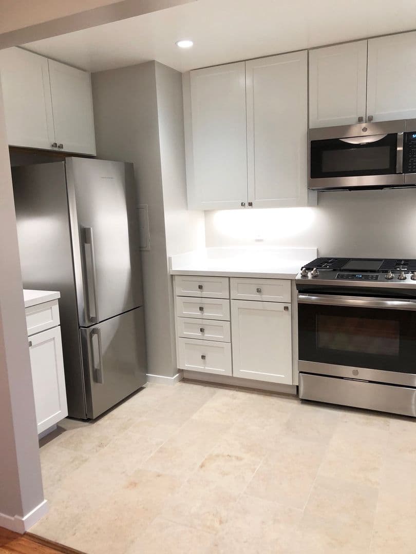 Menlo Park Apartment: 1041 Laurel Street
