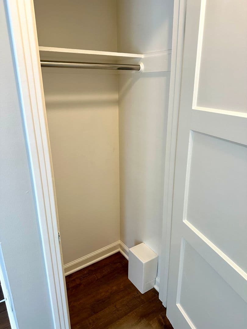 Burlingame Apartment: 1445 Bellevue Avenue