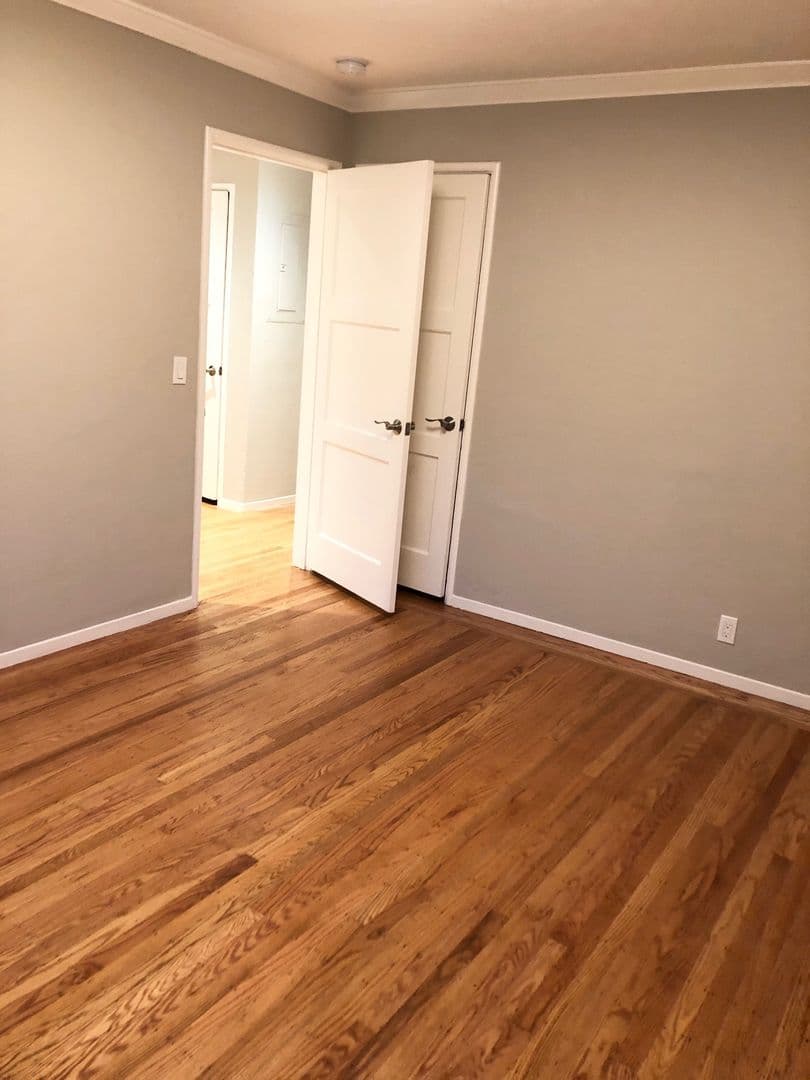 Menlo Park Apartment: 1041 Laurel Street