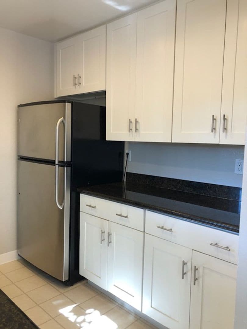 Sunnyvale Apartment: 1674 Hollenbeck Avenue