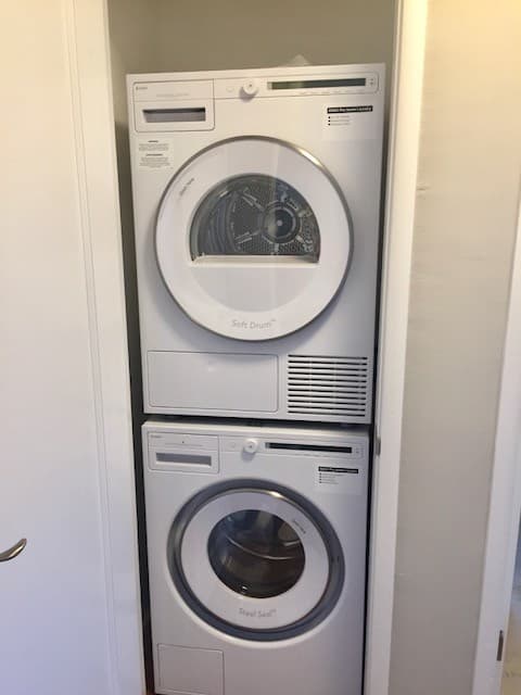 Menlo Park Apartment: 1025 Laurel Street