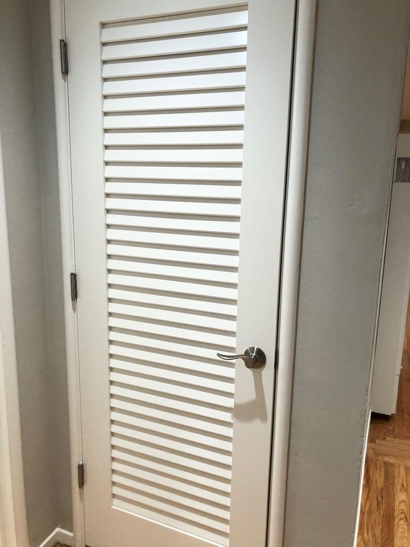 Menlo Park Apartment: 1041 Laurel Street