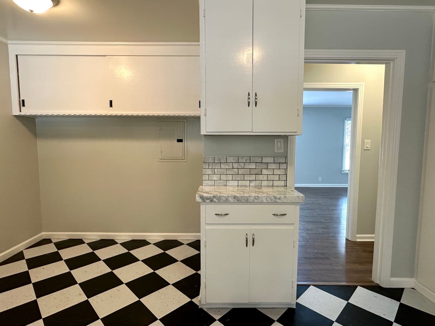 Burlingame Apartment: 1445 Bellevue Avenue