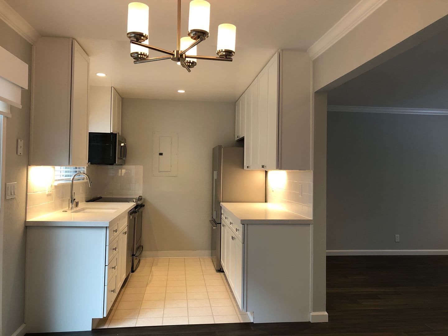 Sunnyvale Apartment: 1674 Hollenbeck Avenue