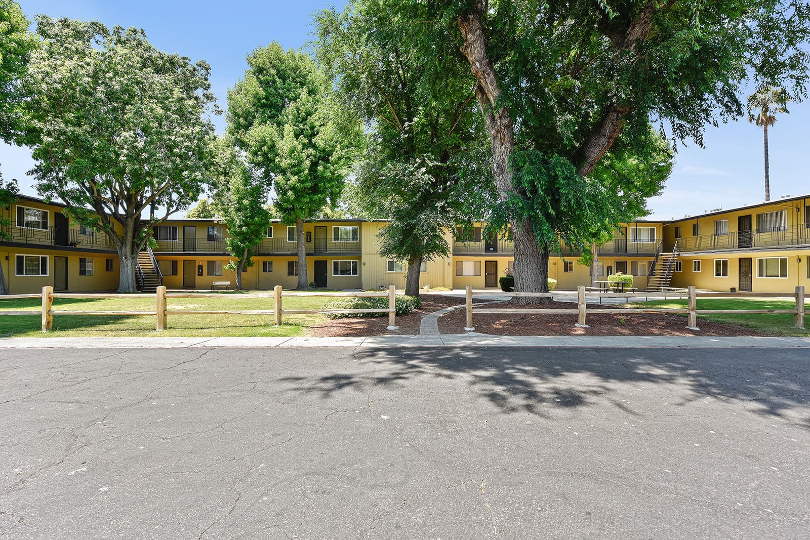 Fremont Apartment: 4737 Thornton Avenue