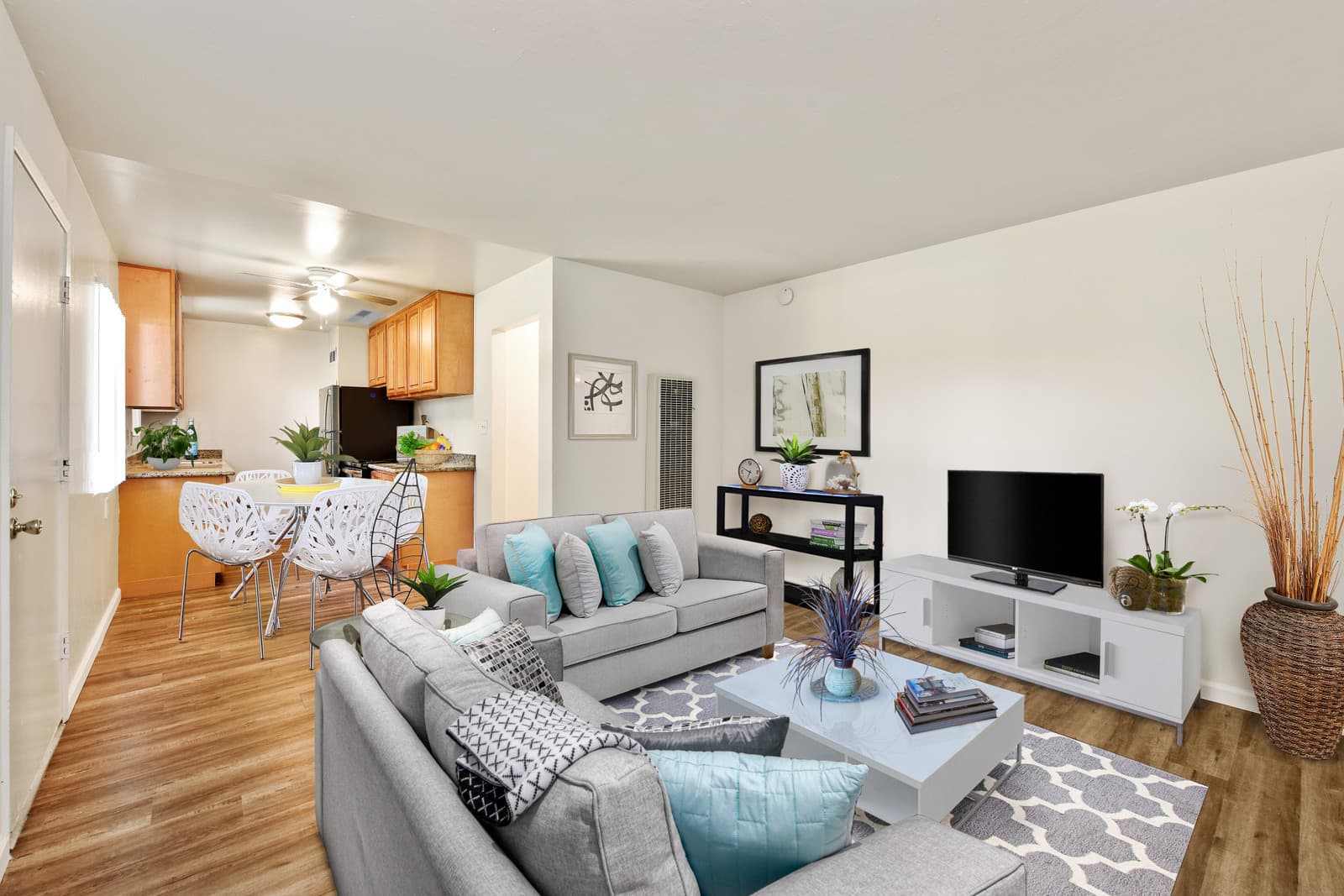 Fremont Apartment: 4737 Thornton Avenue