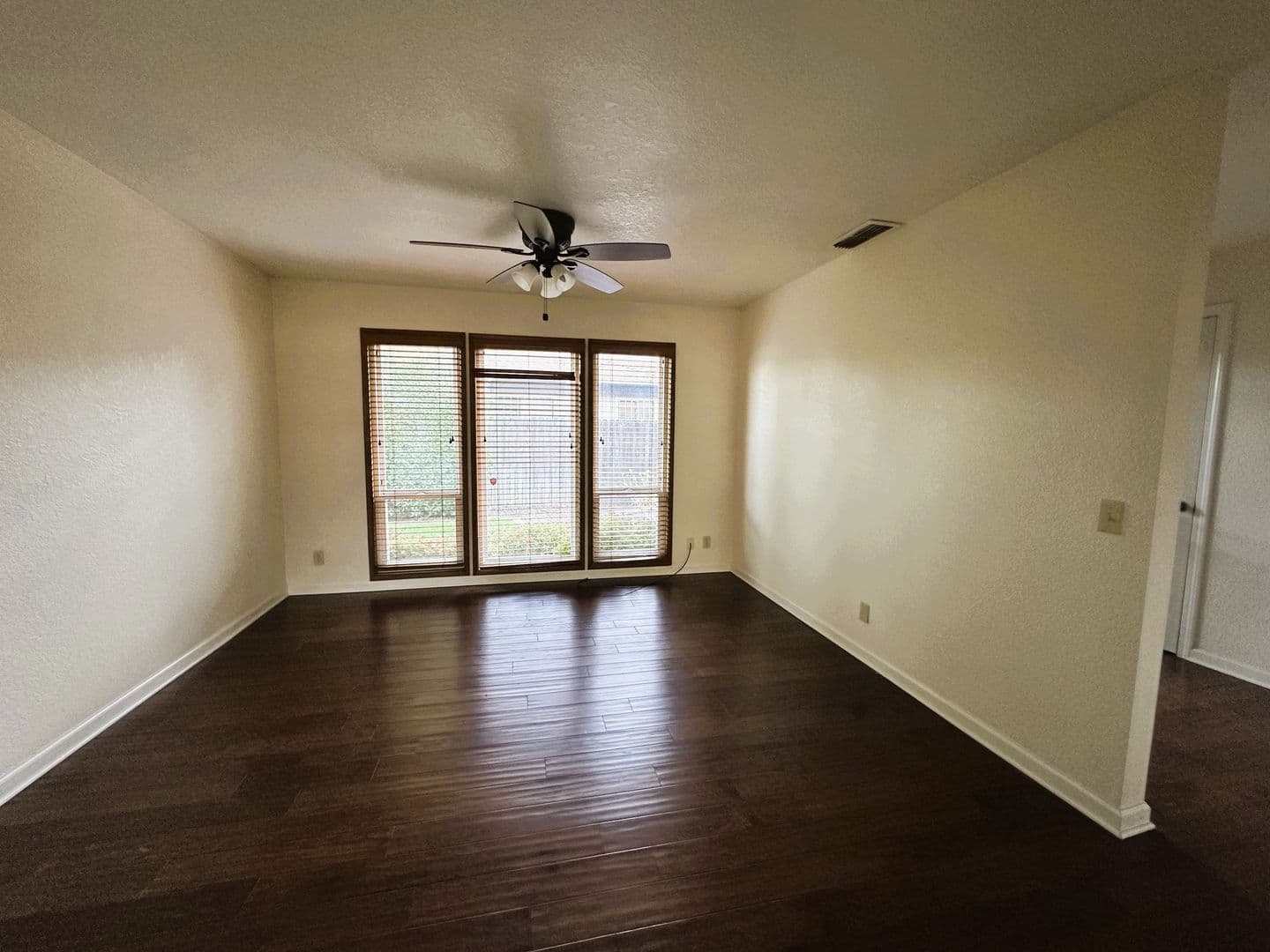 Sacramento House: 3429 Montclaire St