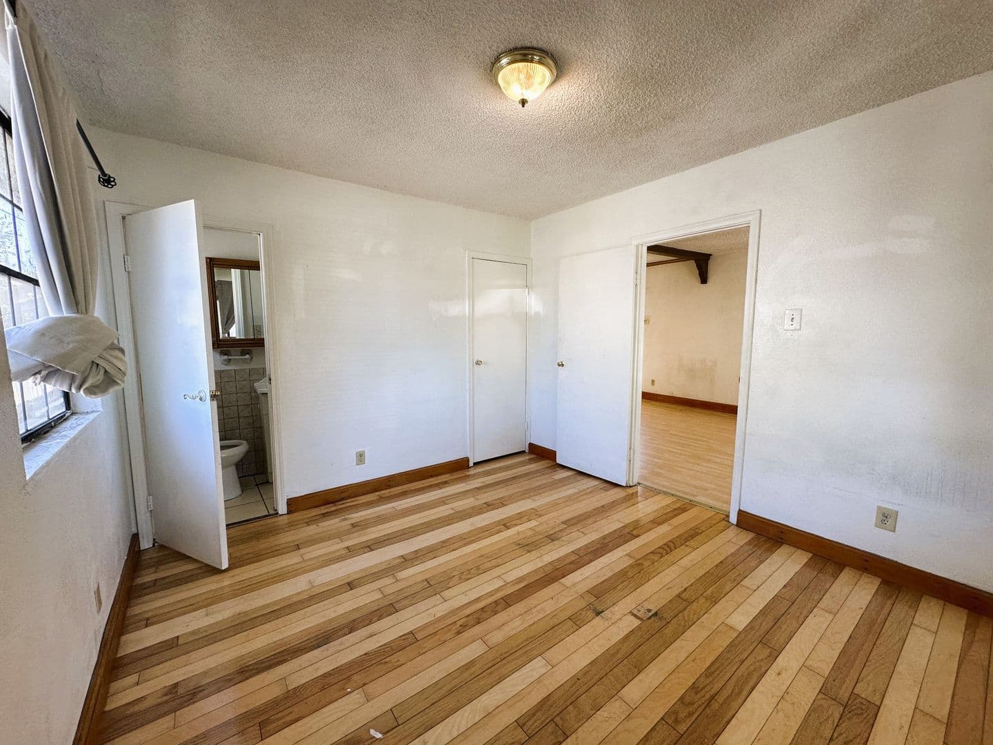 Sacramento House: 3221 44th St