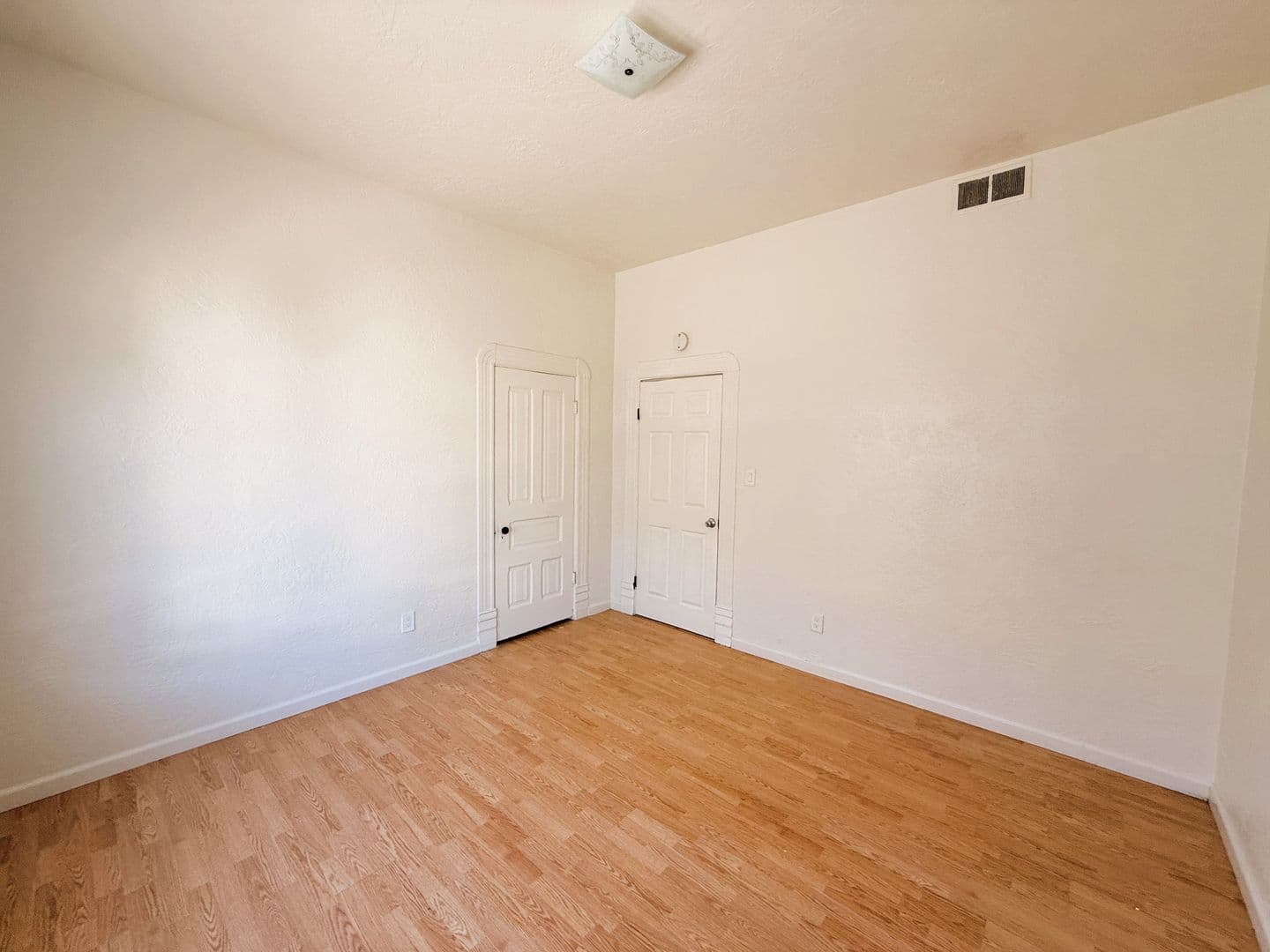 Oakland Apartment: 756 58th Street