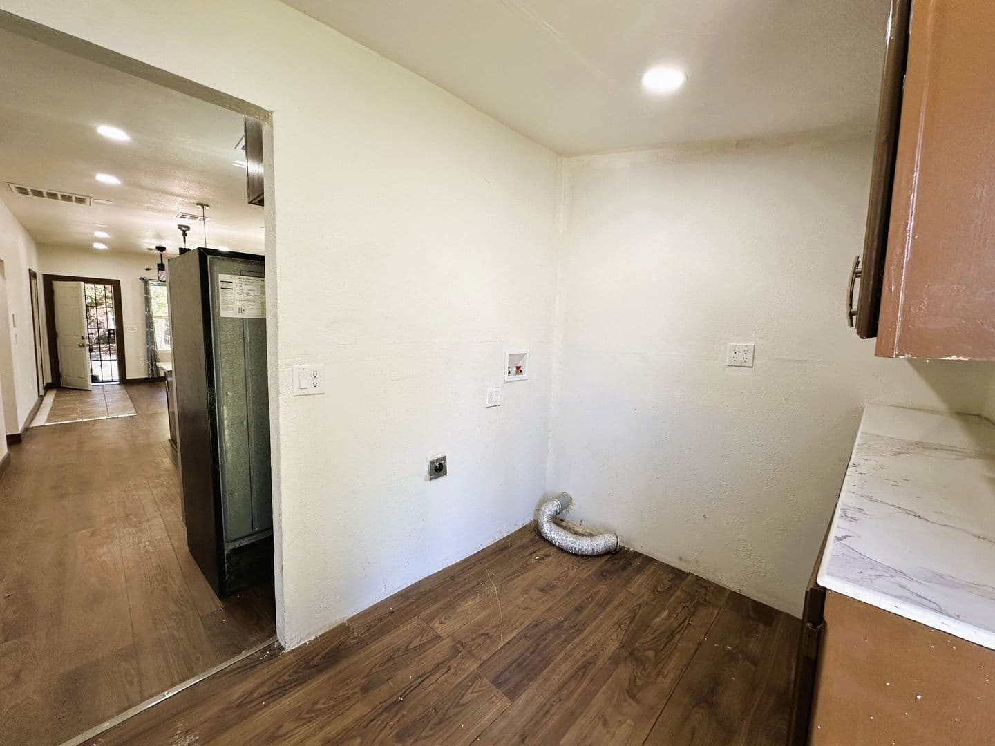 Sacramento House: 3221 44th St