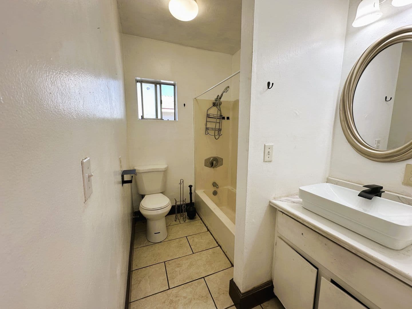 Sacramento House: 3221 44th St