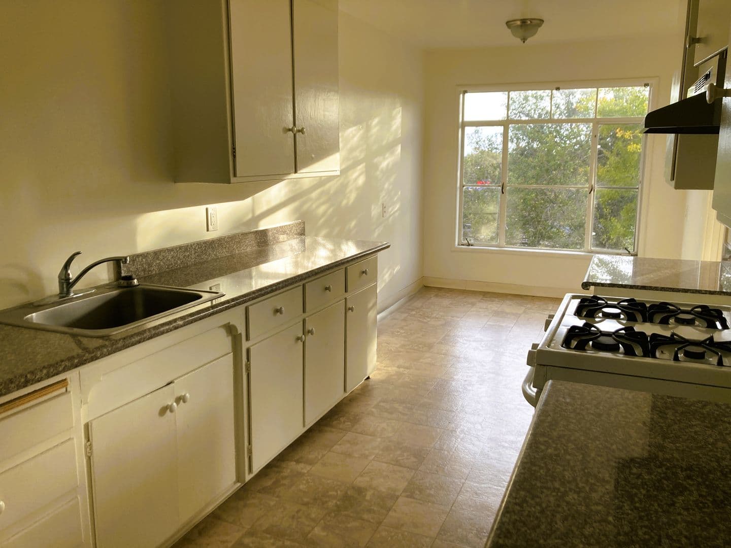 Oakland Apartment: 3105 High St