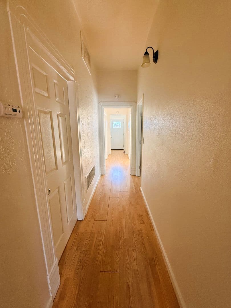 Oakland Apartment: 756 58th Street