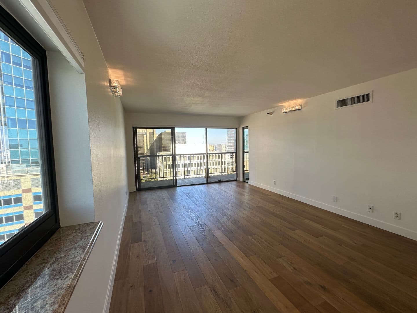 Sacramento Apartment: 500 N St #1607