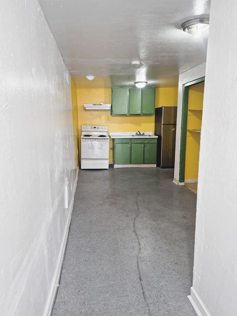Oakland Apartment: 1811 27th Ave