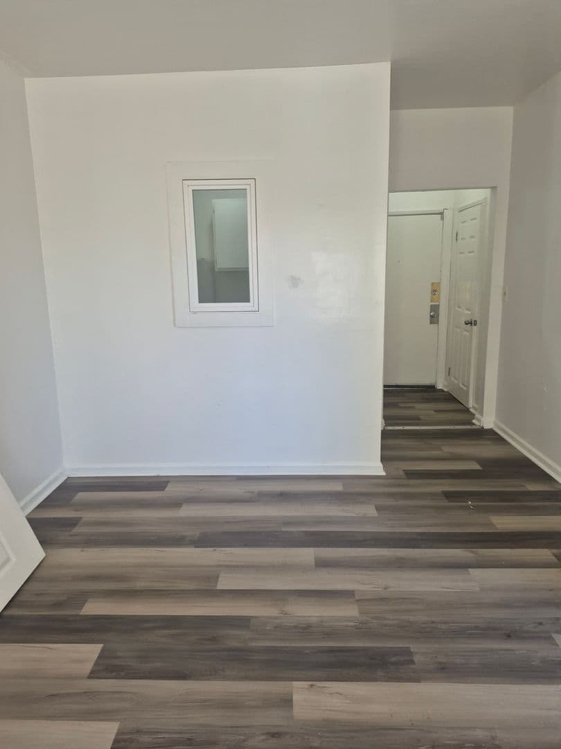 Oakland Apartment: 1811 27th Ave