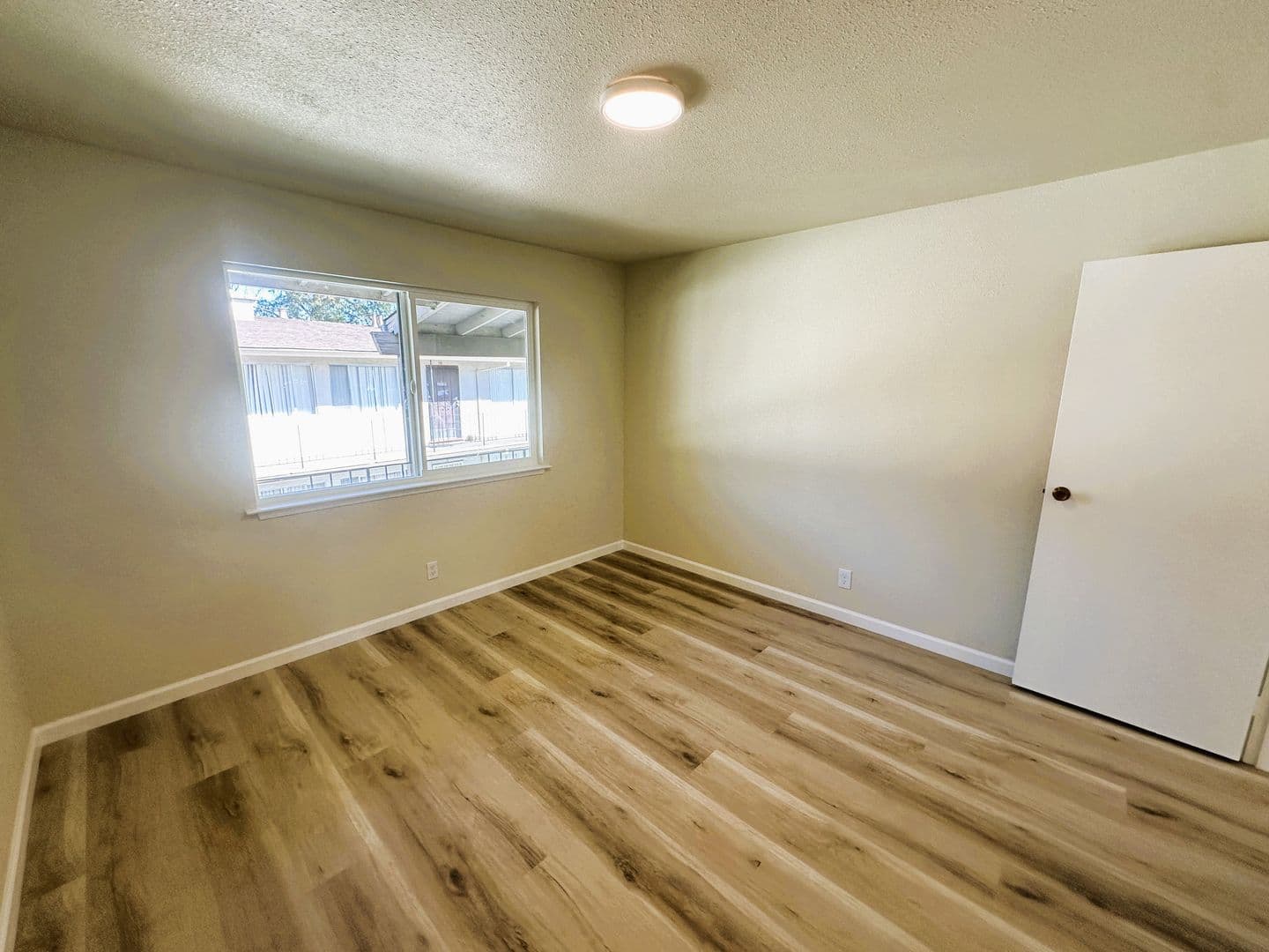 Vallejo Apartment: 510 Fairgrounds Drive