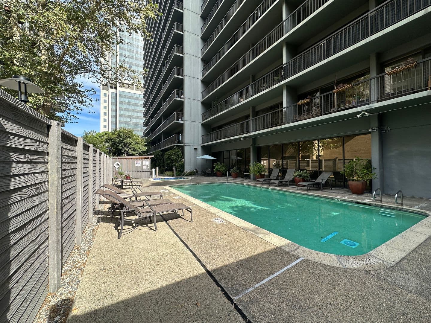 Sacramento Apartment: 500 N St #1607