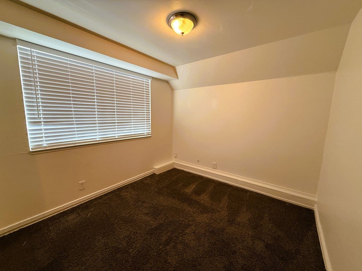 Vallejo Apartment: 1021–1025 Carolina St