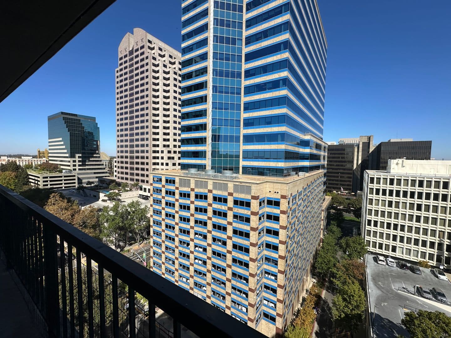 Sacramento Apartment: 500 N St #1607