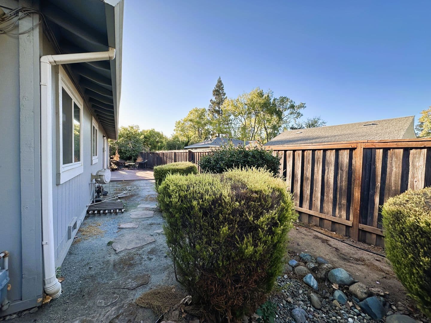 Sacramento House: 3429 Montclaire St