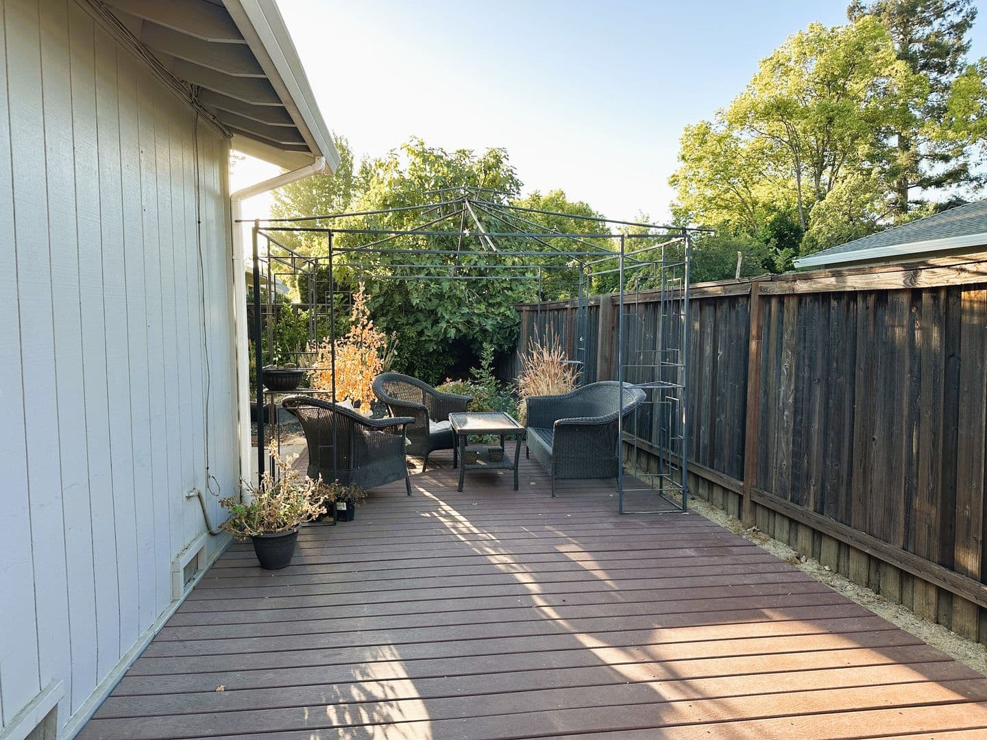Sacramento House: 3429 Montclaire St