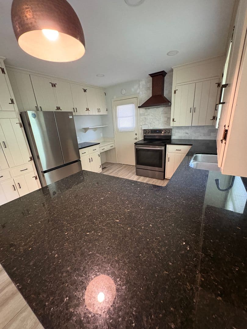 WINSTON SALEM House: 3224 ROBINHOOD ROAD