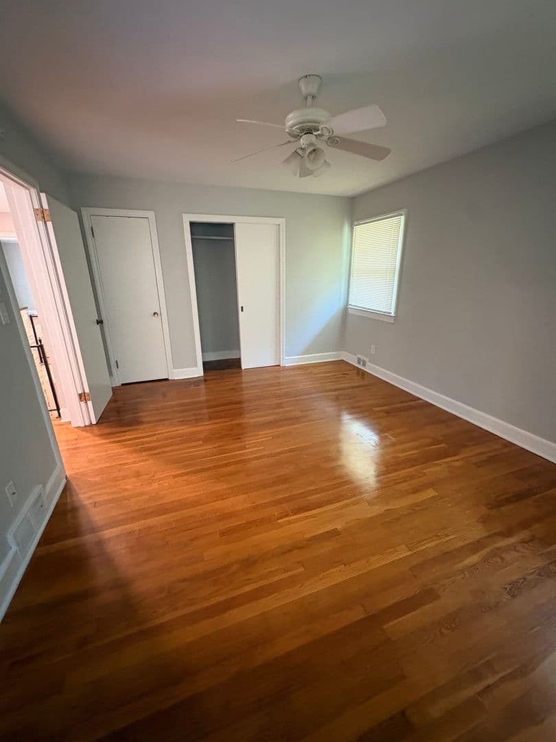 WINSTON SALEM House: 3224 ROBINHOOD ROAD