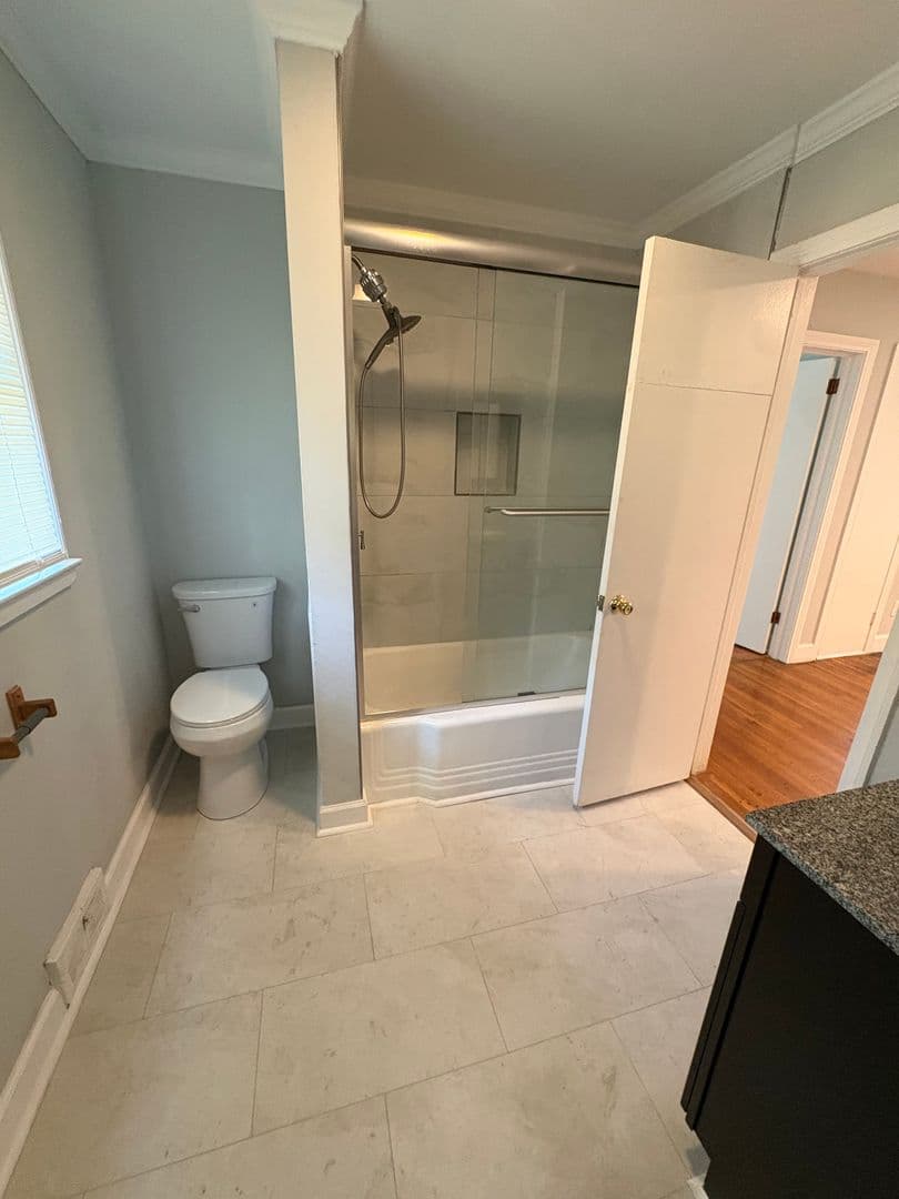 WINSTON SALEM House: 3224 ROBINHOOD ROAD