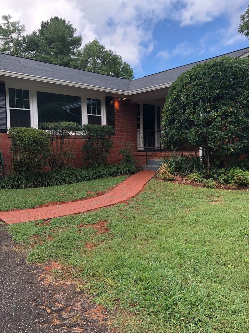 WINSTON SALEM House: 3224 ROBINHOOD ROAD