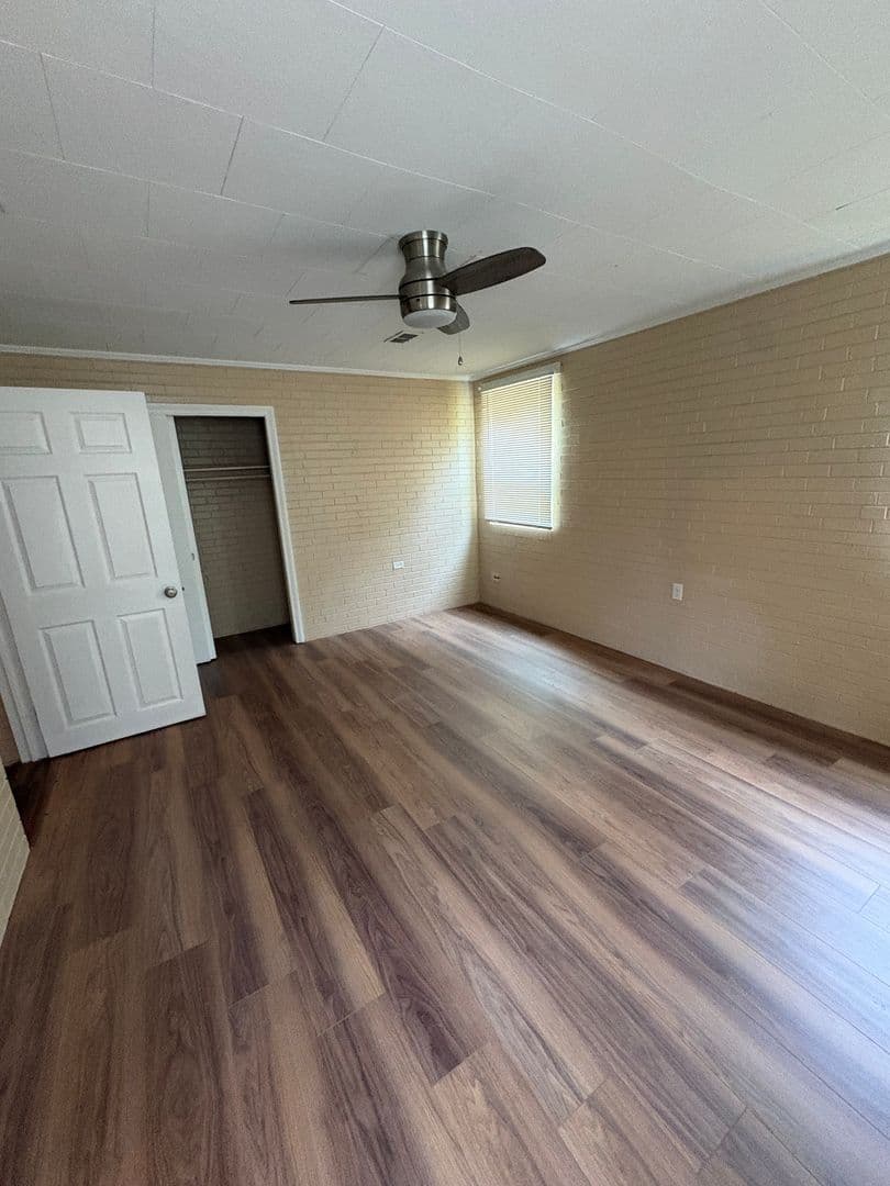 WINSTON SALEM House: 3224 ROBINHOOD ROAD