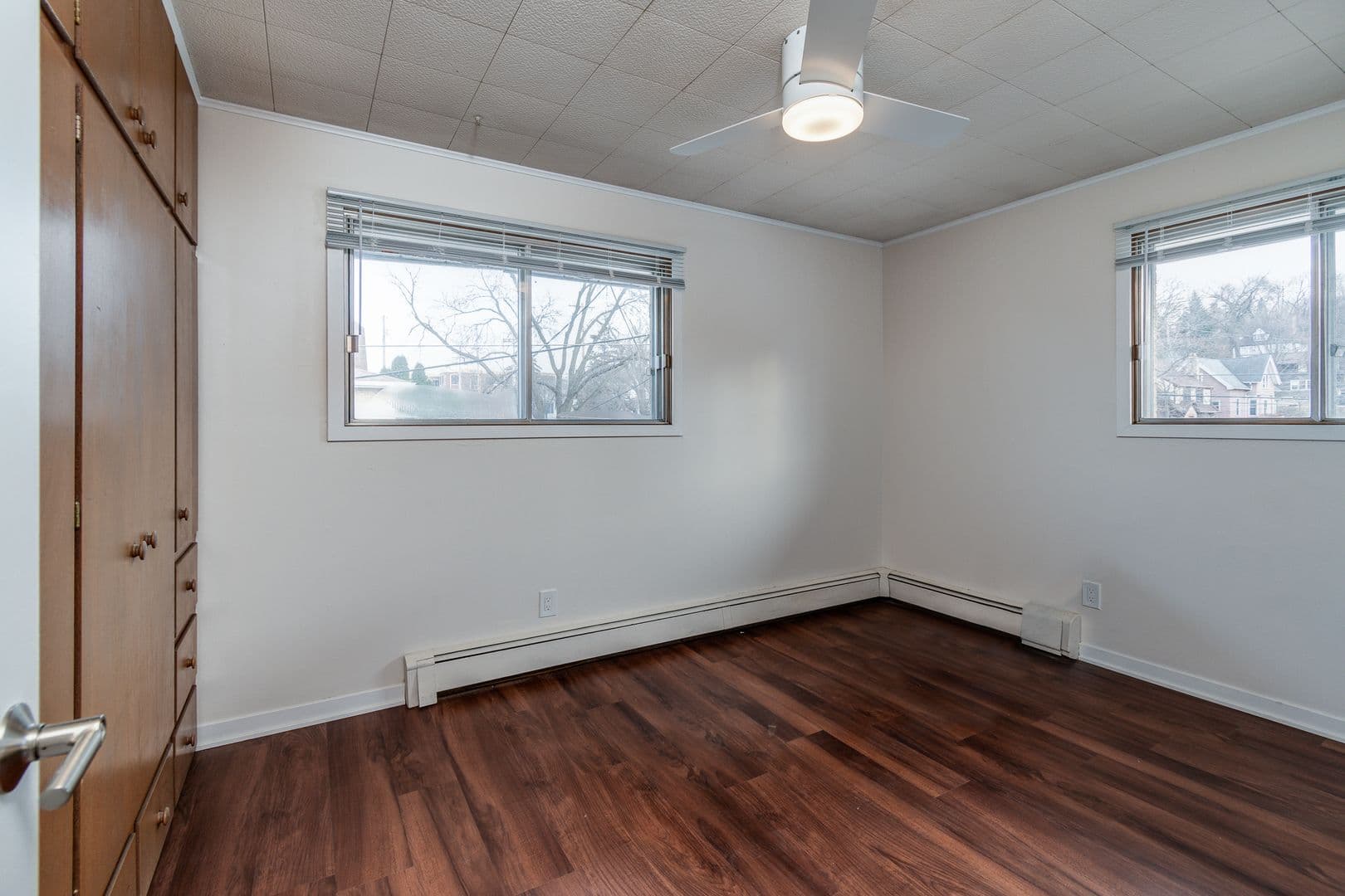 Madison Apartment: 402 Chamberlain Ave