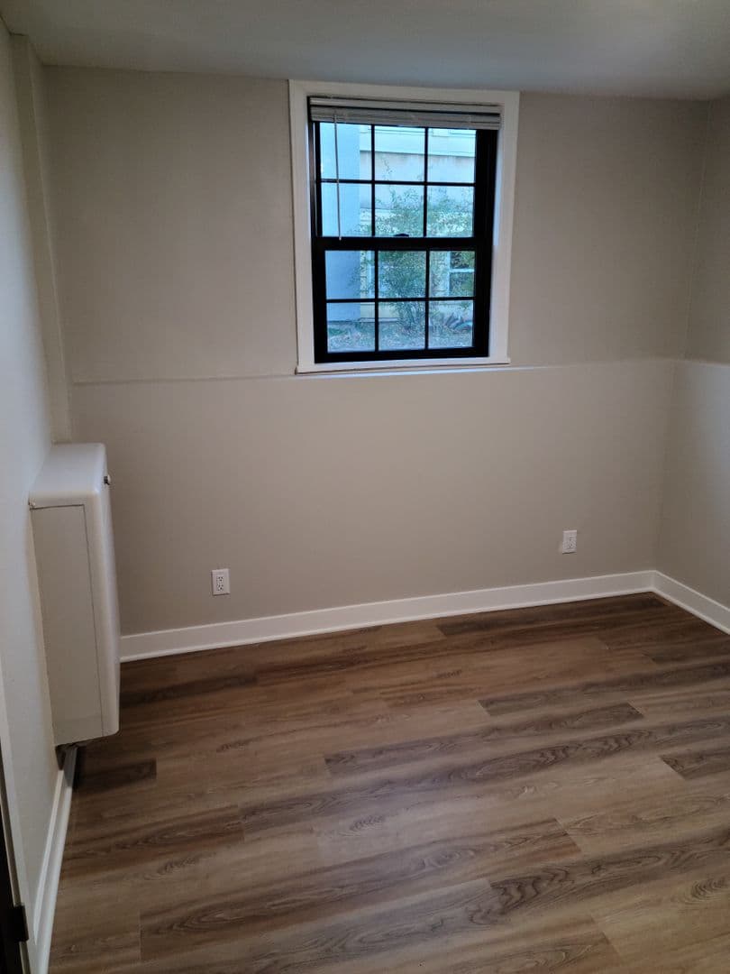 Madison Apartment: 822 W Lakeside Street