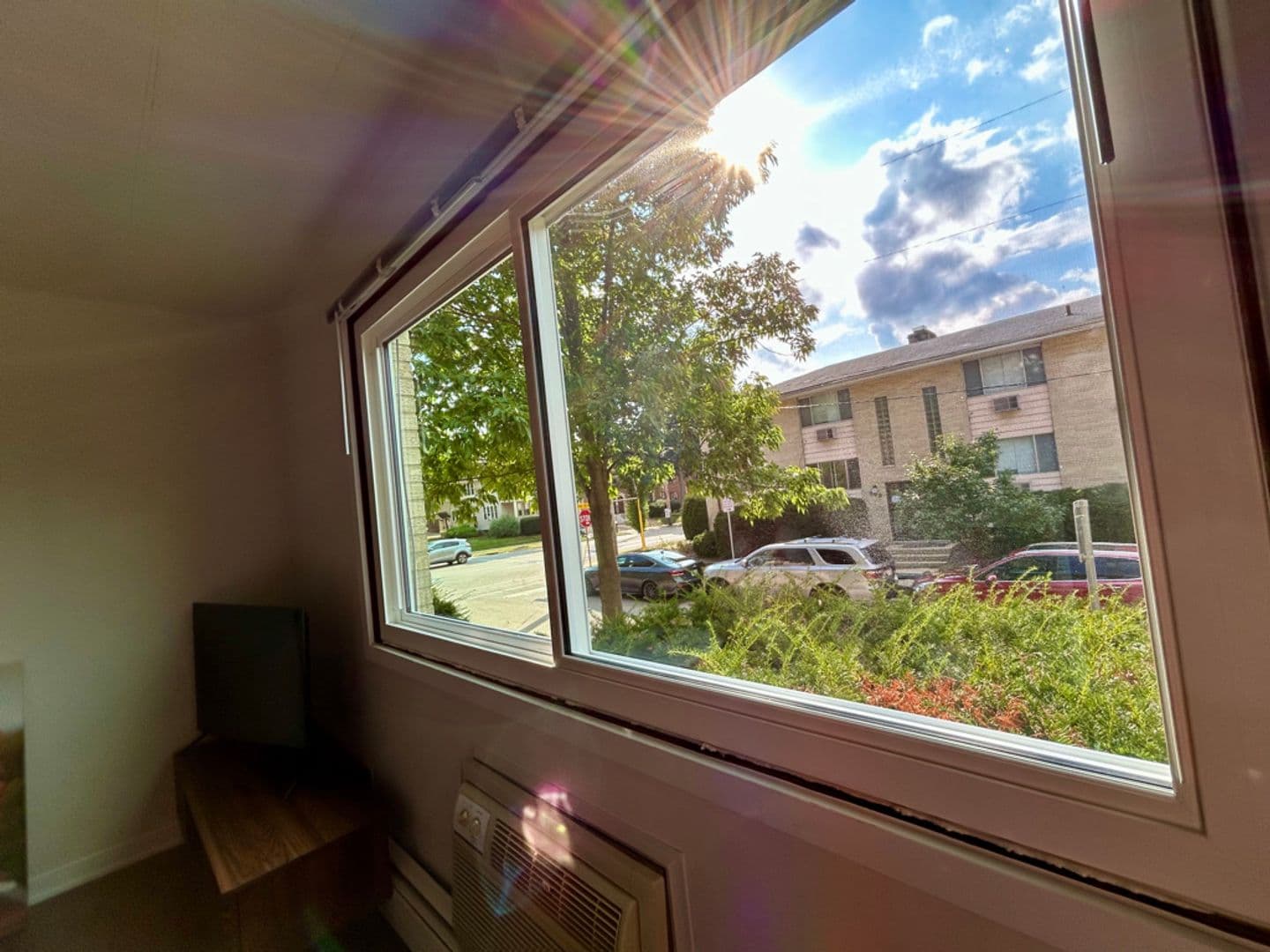 Madison Apartment: 401 Chamberlain Ave.