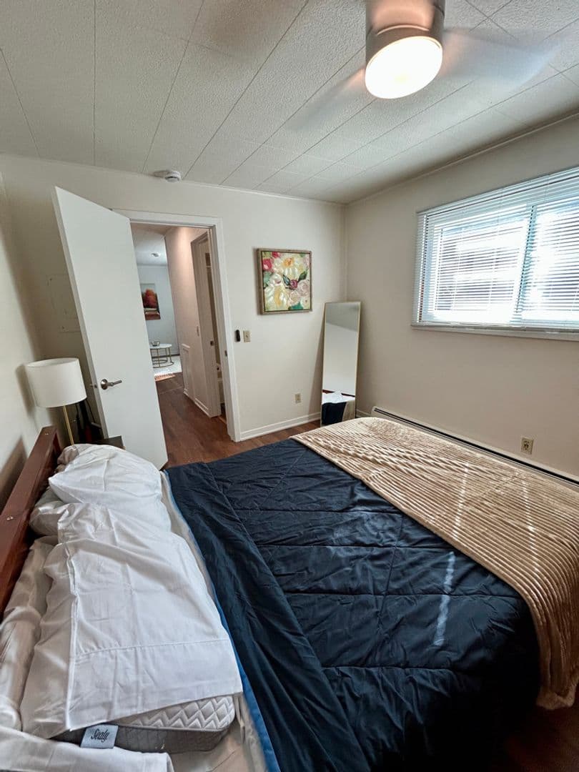 Madison Apartment: 401 Chamberlain Ave.