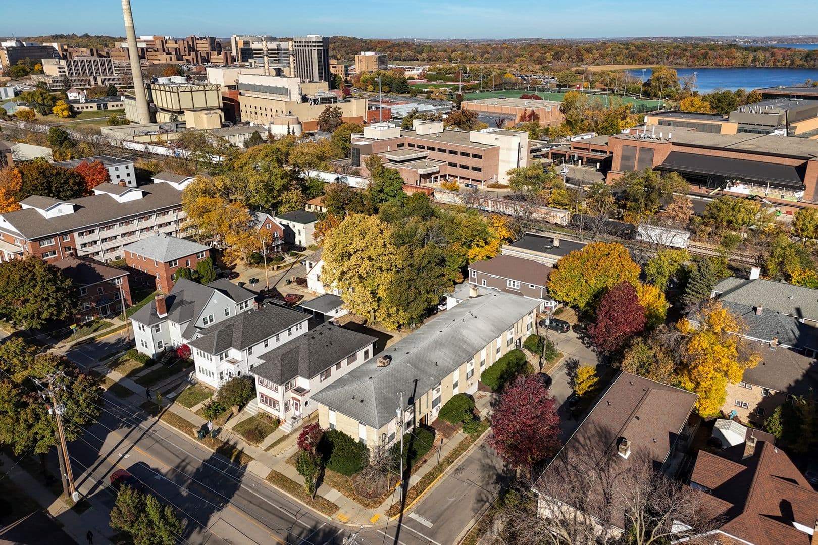 Madison Apartment: 402 Chamberlain Ave