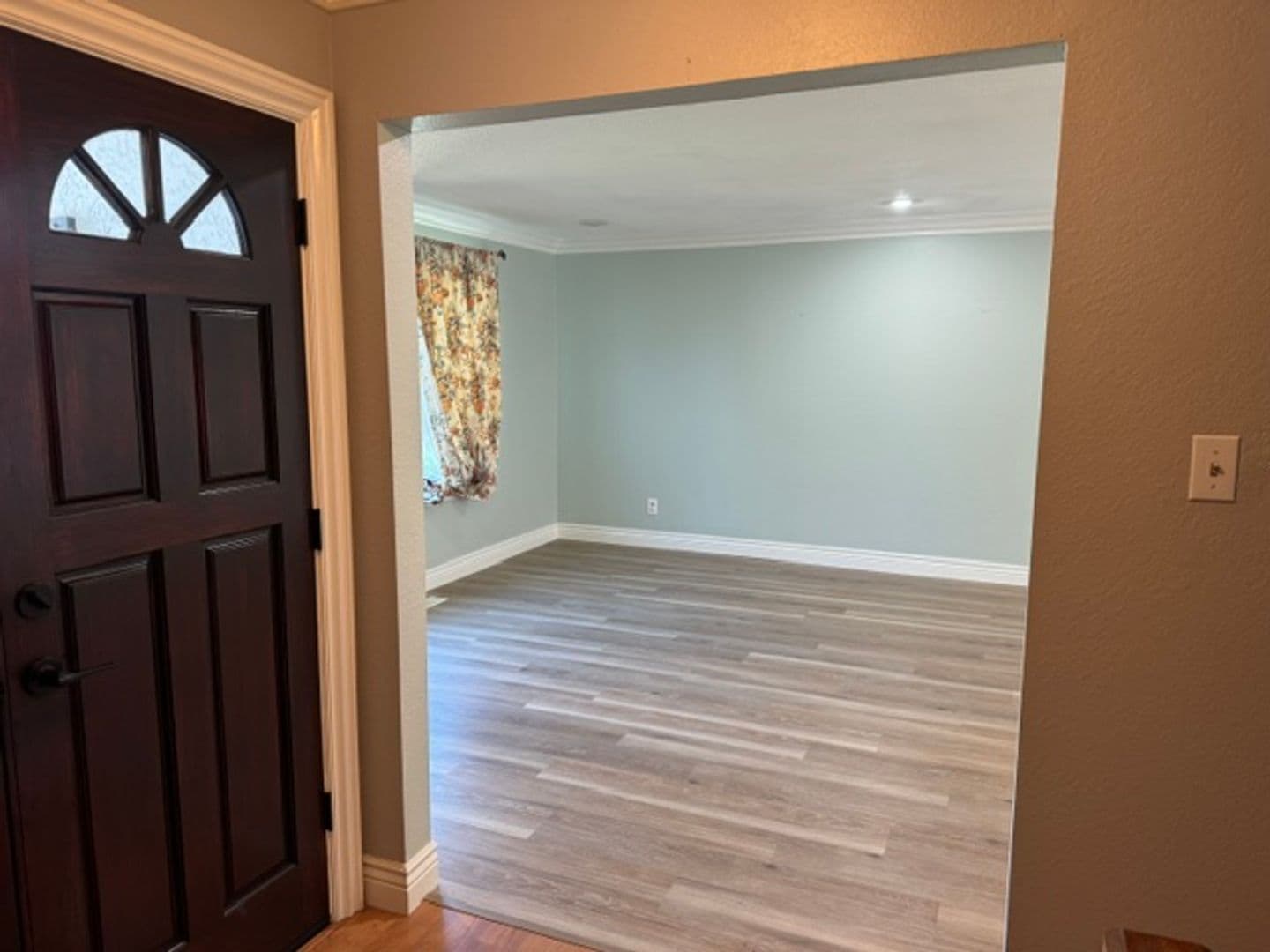 Gilroy House: 720 W 9th Street