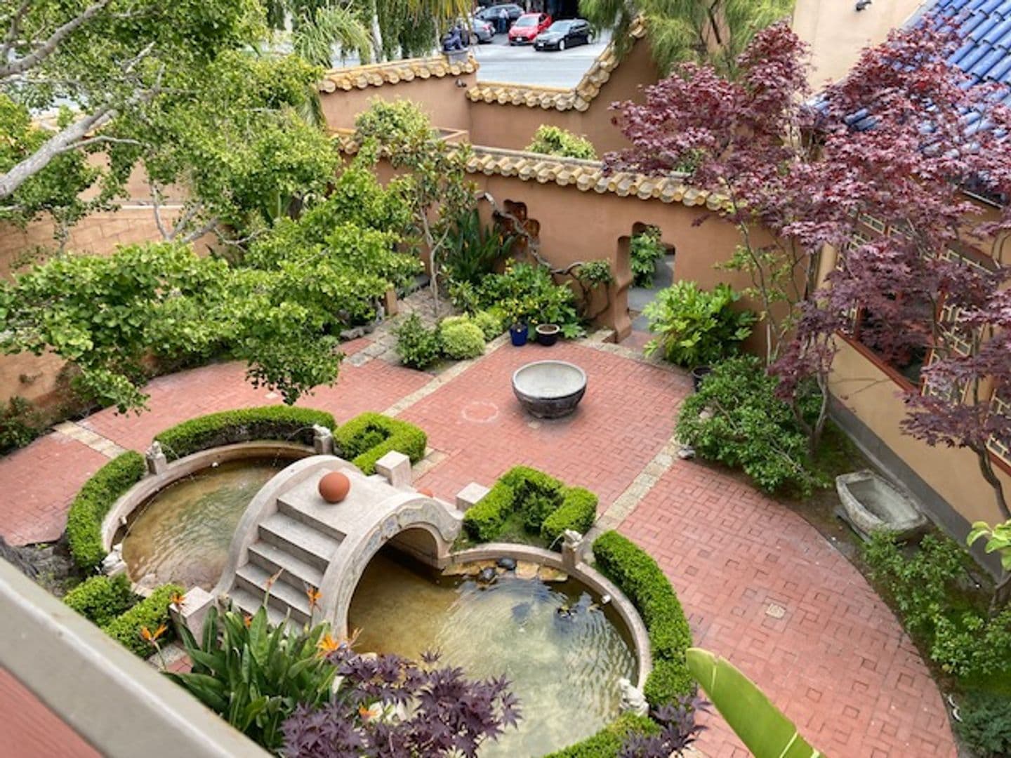 Monterey Apartment: 680 Cortes St.