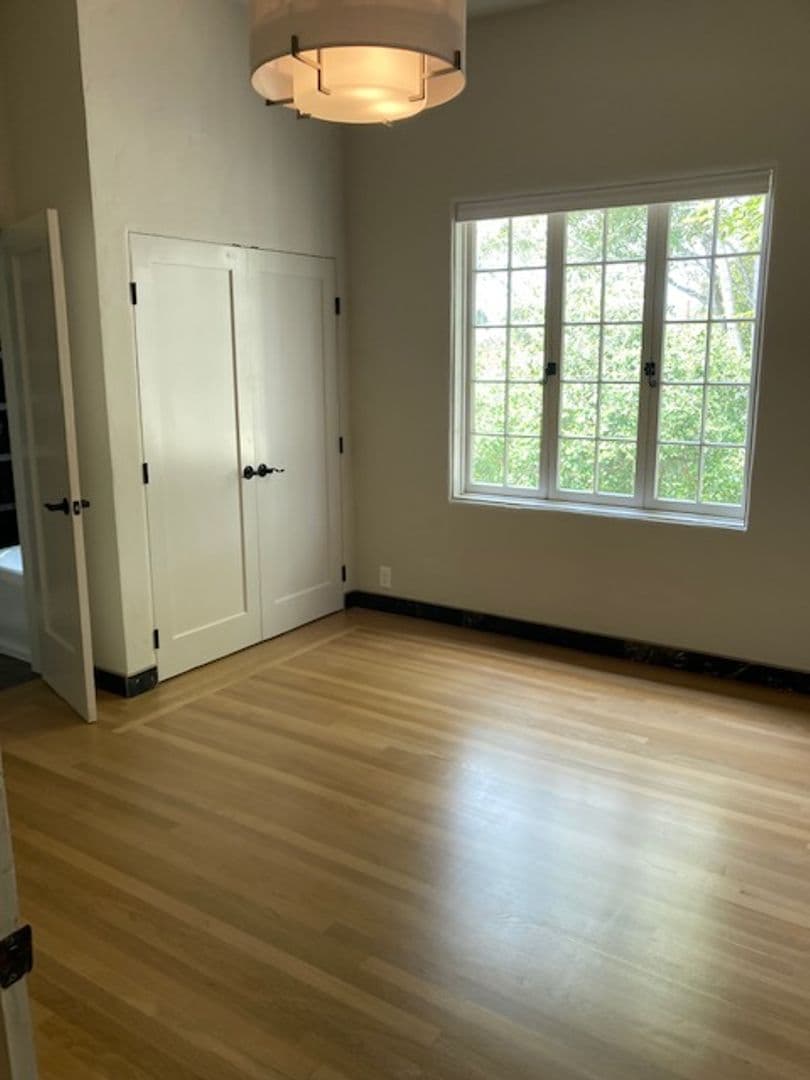 Monterey Apartment: 680 Cortes St.