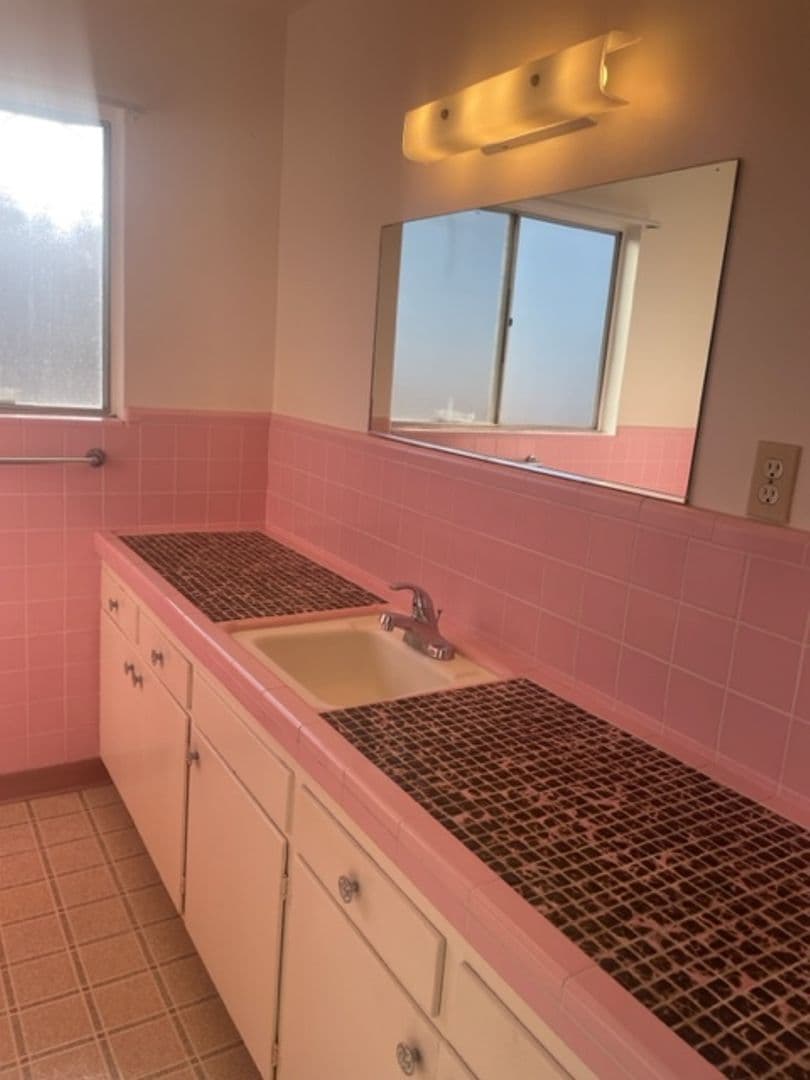 Monterey Apartment: 224-244 Watson Street