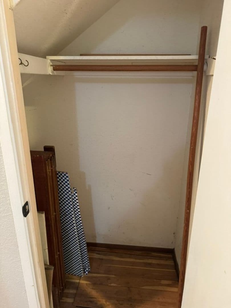 Gilroy House: 720 W 9th Street